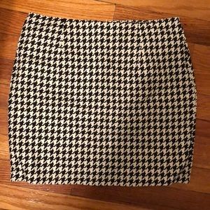 Black and White Houndstooth Skirt